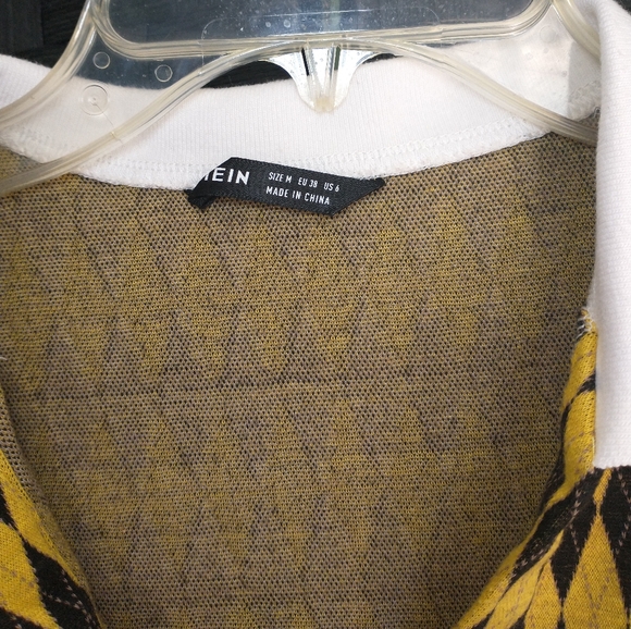 Women's yellow and brown argyl sweater dress with collar - Picture 8 of 10